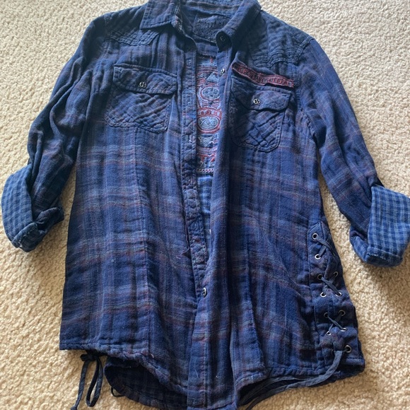 Shirt - Picture 1 of 6